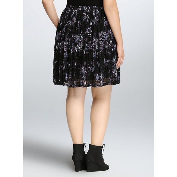 Torrid Floral Lace Pleated Skater Skirt - Picture 3 of 8